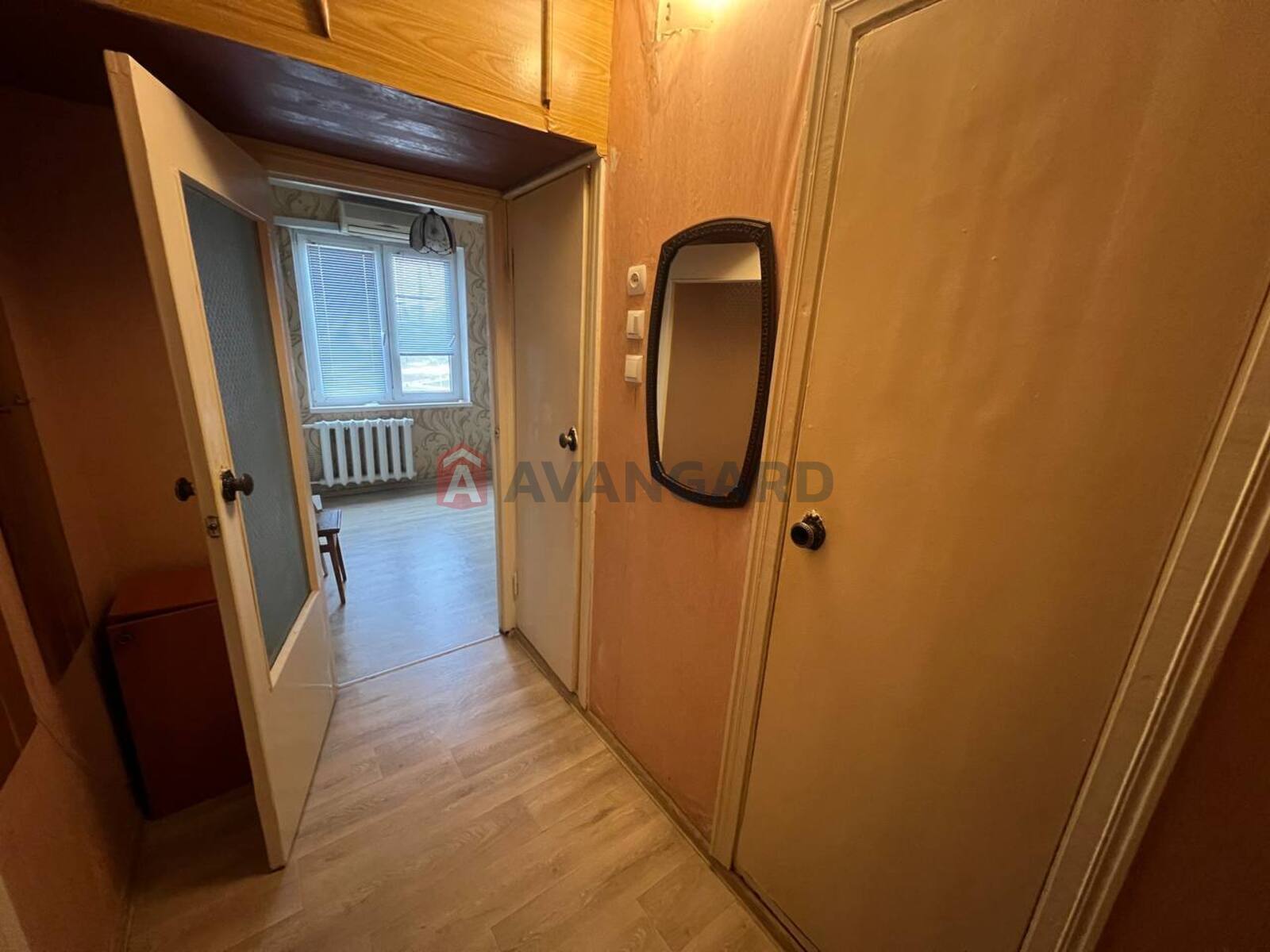 1 ����. ��������, 35/-/9 ��. �., 5/10 ���� ���� 5