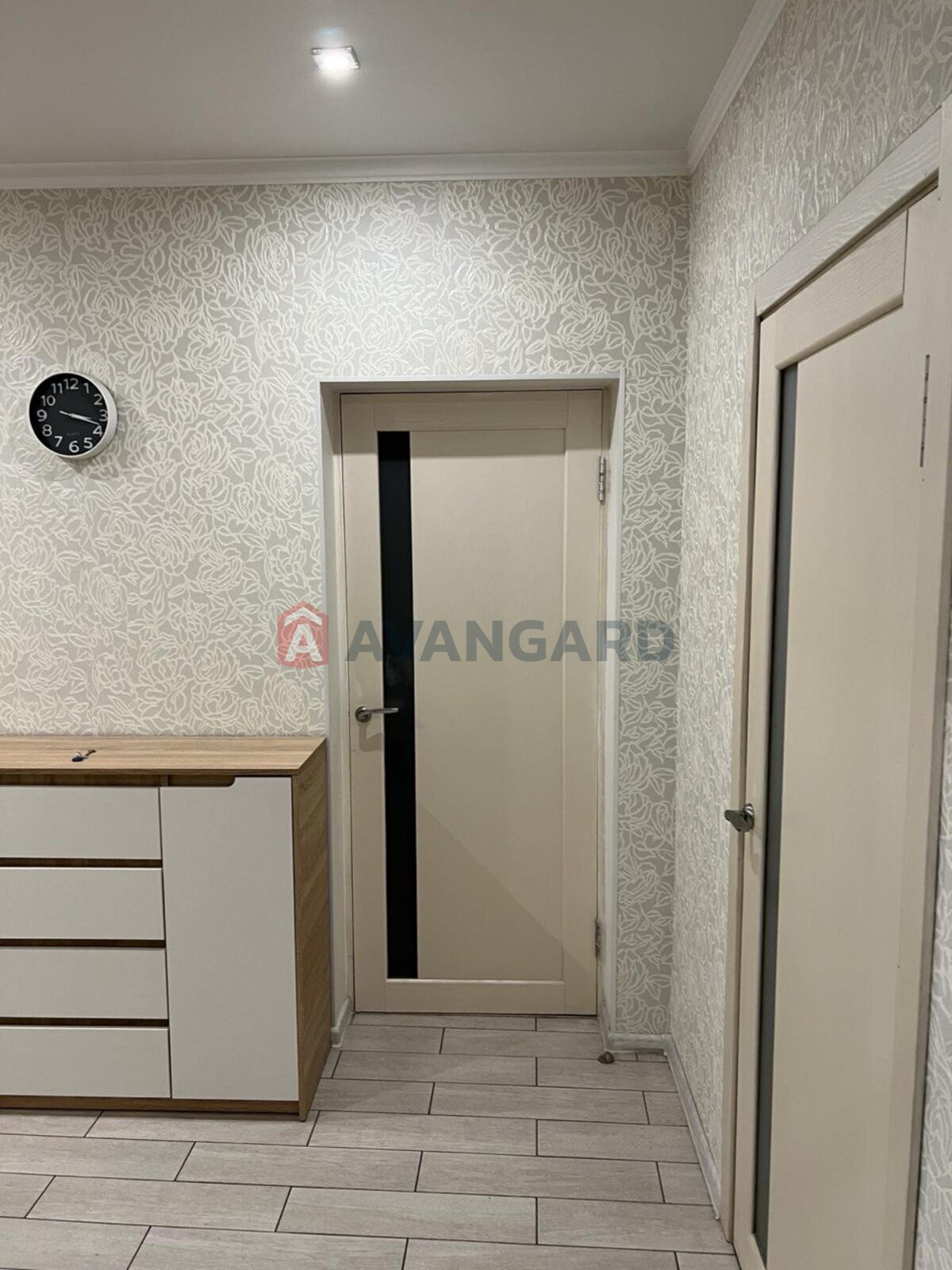 3 ��. ��������, 73/-/12 ��. �., 12/12 ������ ���� 9