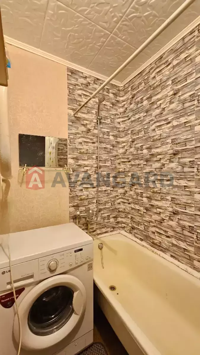 1 ����. ��������, 37/17/9 ��. �., 14/16 ���� ���� 4