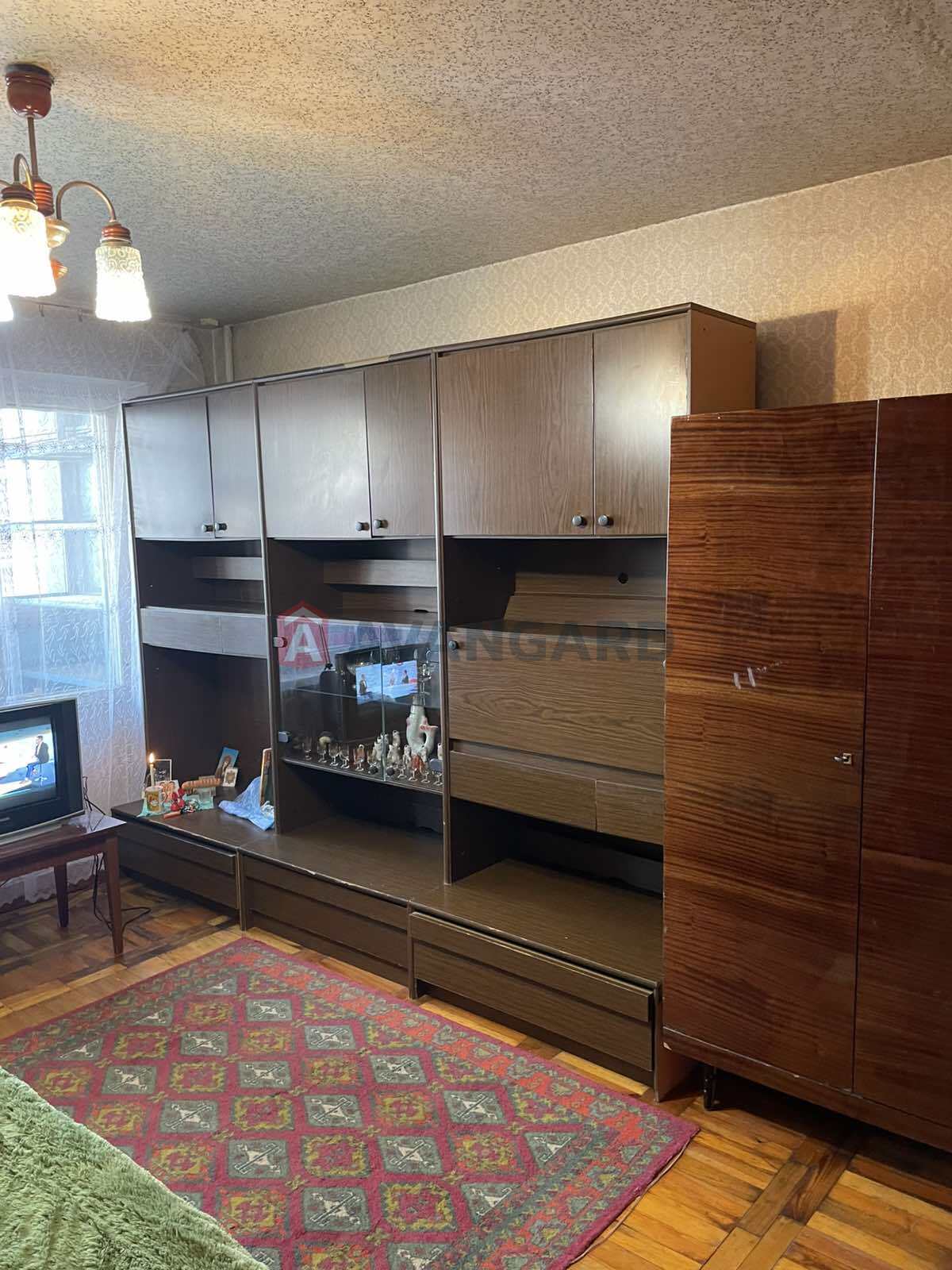 1 ��. ��������, 40/22/7 ��. �., 8/14 ������ ���� 5