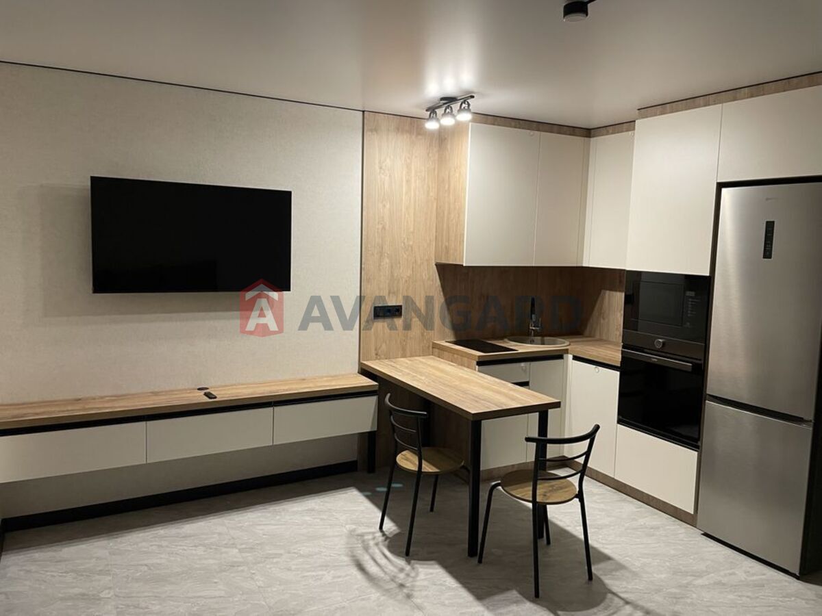 1 ��. ��������, 38/-/5 ��. �., 25/26 ������ ���� 19