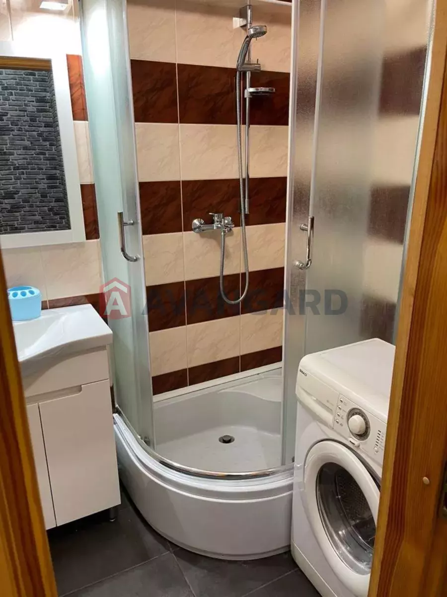 2 ��. ��������, 50/-/10 ��. �., 5/5 ������ ���� 5