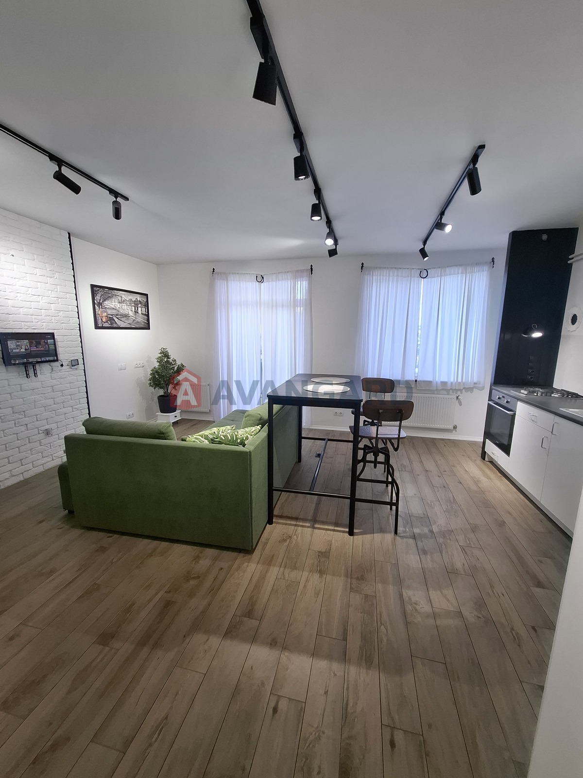 1 ��. ��������, 40/20/10 ��. �., 2/7 ������ ���� 4