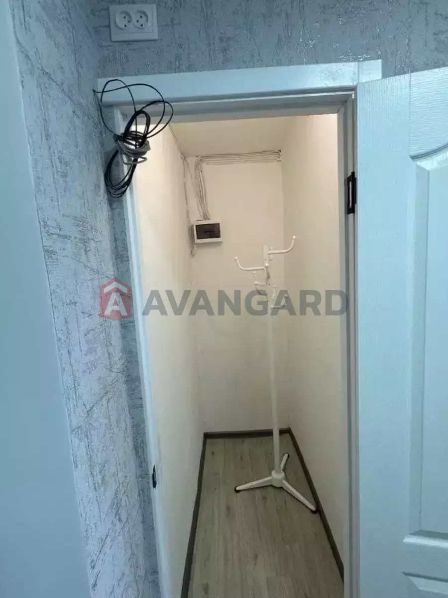 1 ����. ��������, 40/18/8 ��. �., 4/12 ���� ���� 9