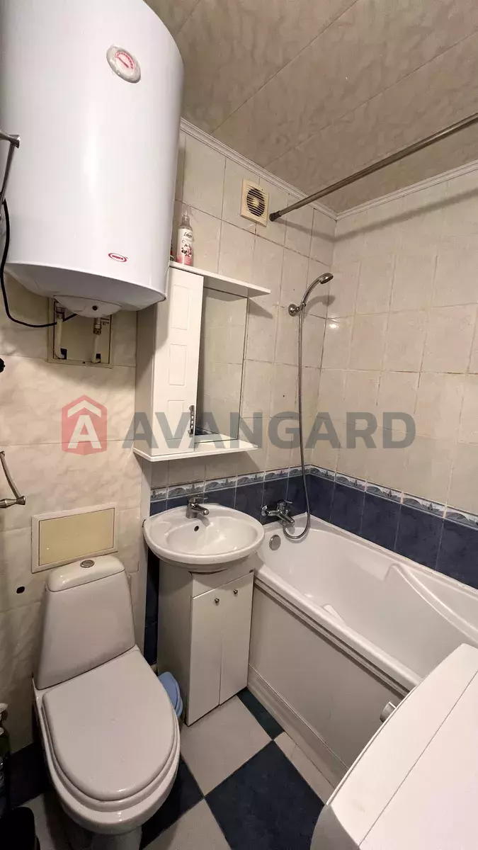 1 ��. ��������, 33/-/7 ��. �., 3/5 ������ ���� 8