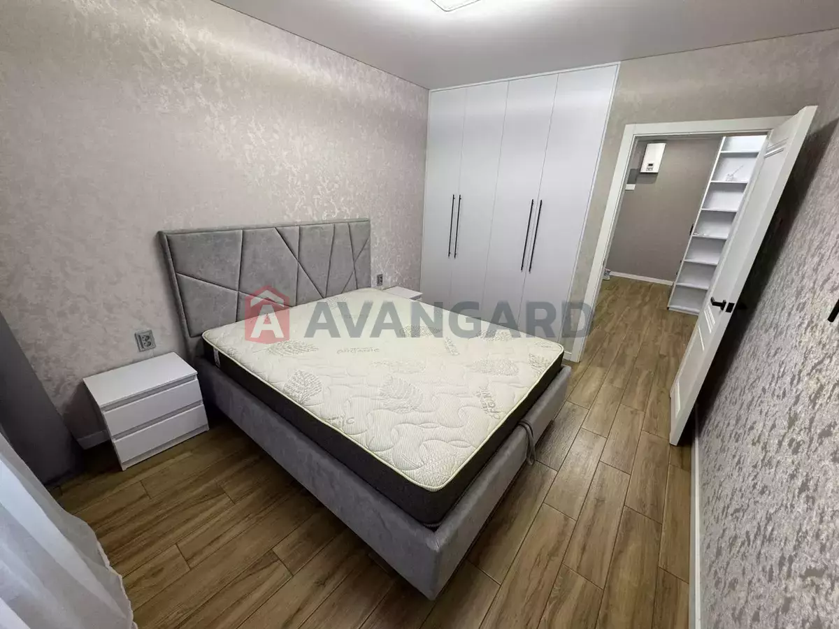 2 ��. ��������, 48/-/- ��. �., 5/10 ������ ���� 4