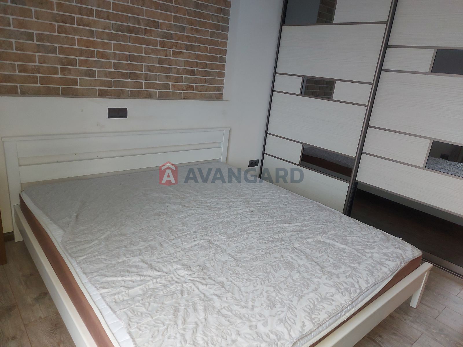 2 ����. ��������, 63/32.3/13.6 ��. �., 10/11 ���� ���� 15