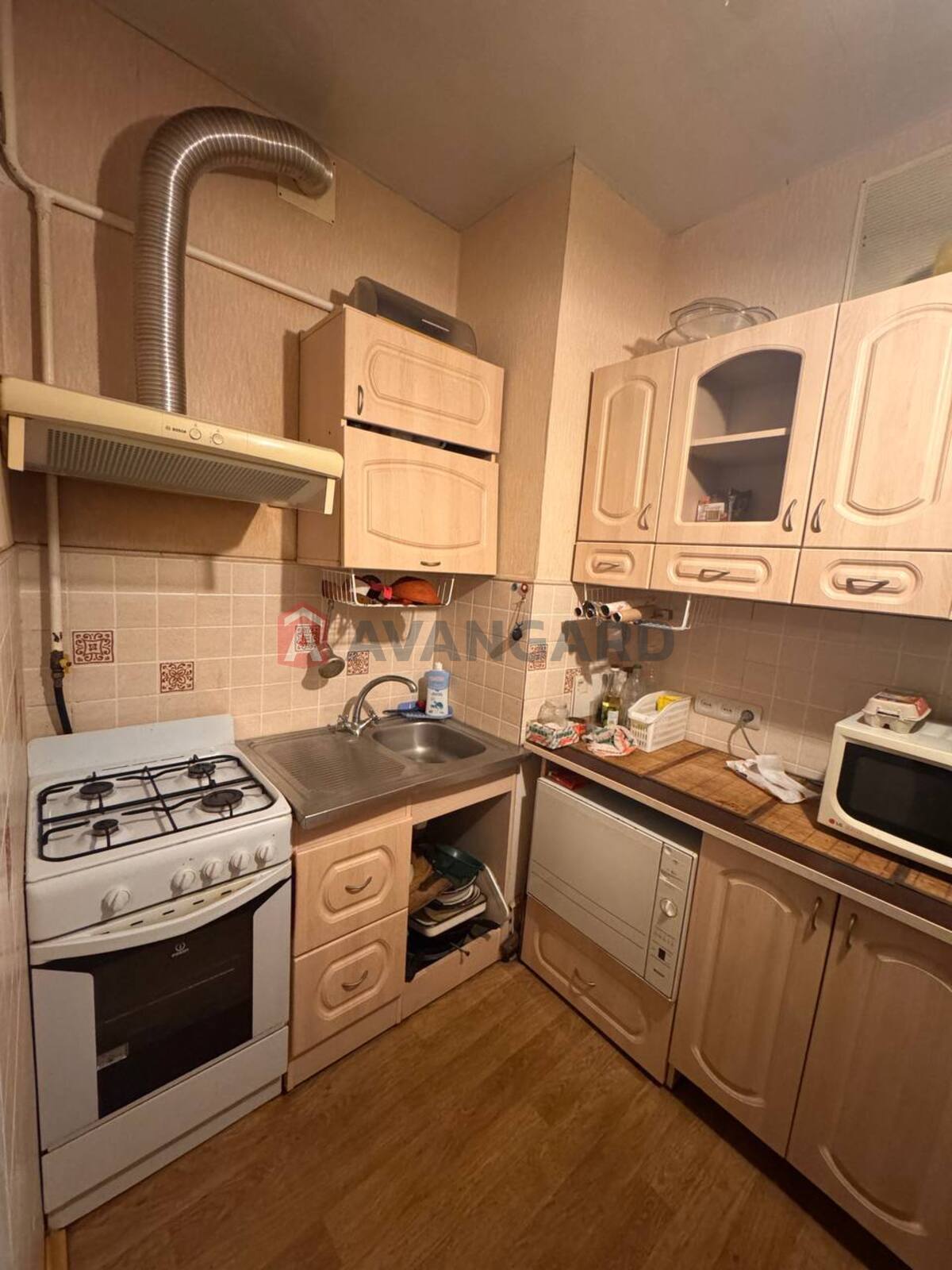 2 ��. ��������, 50/-/- ��. �., 2/5 ������ ���� 9