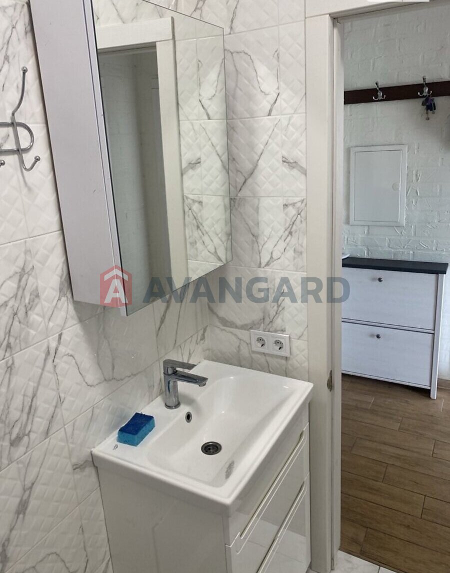 1 ��. ��������, 37/18/16 ��. �., 2/9 ������ ���� 3