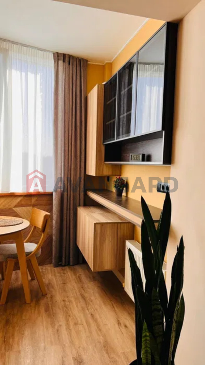 1 ��. ��������, 54/-/15 ��. �., 7/10 ������ ���� 3