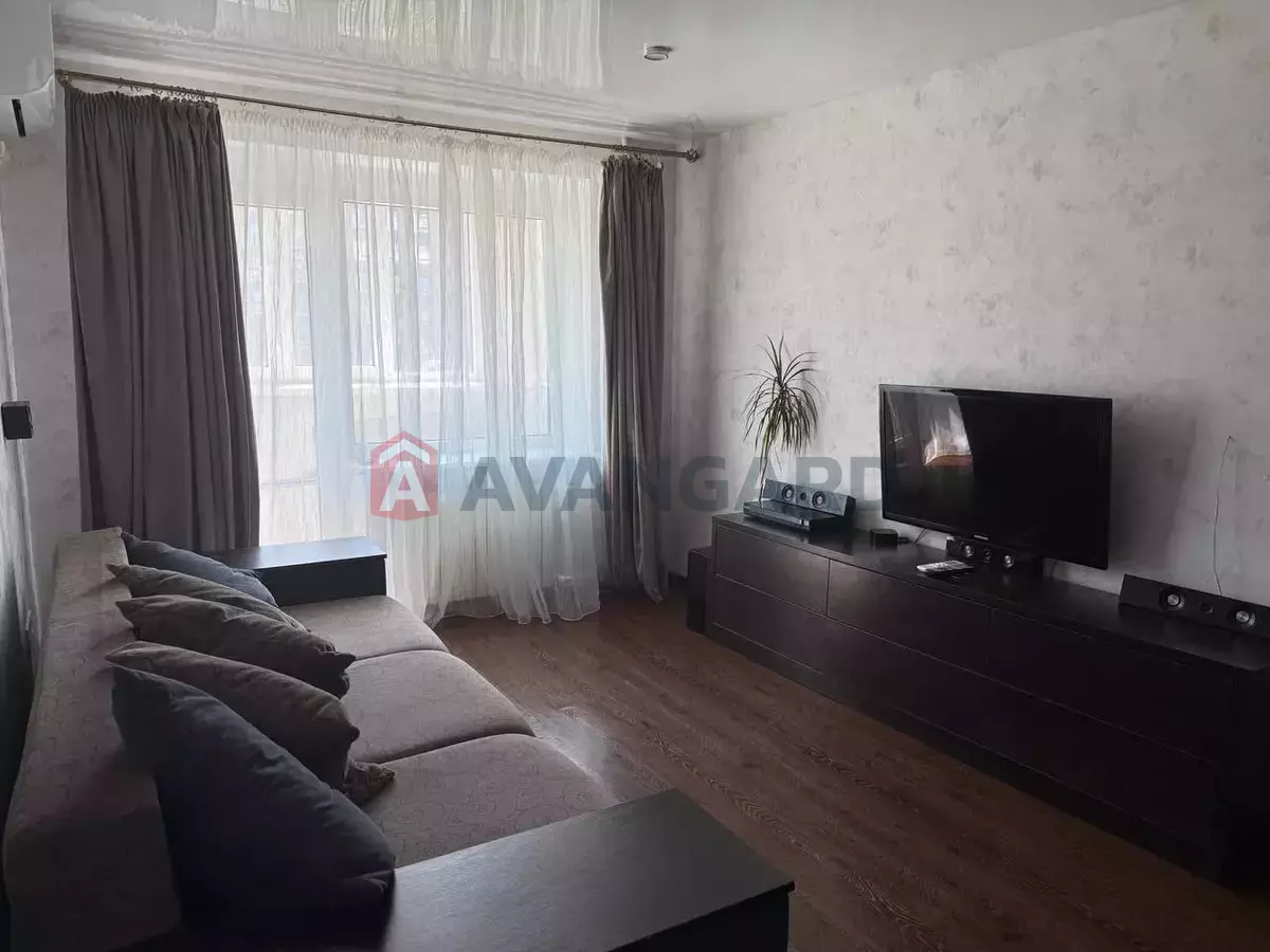 2 ����. ��������, 45/-/- ��. �., 4/5 ���� ���� 8