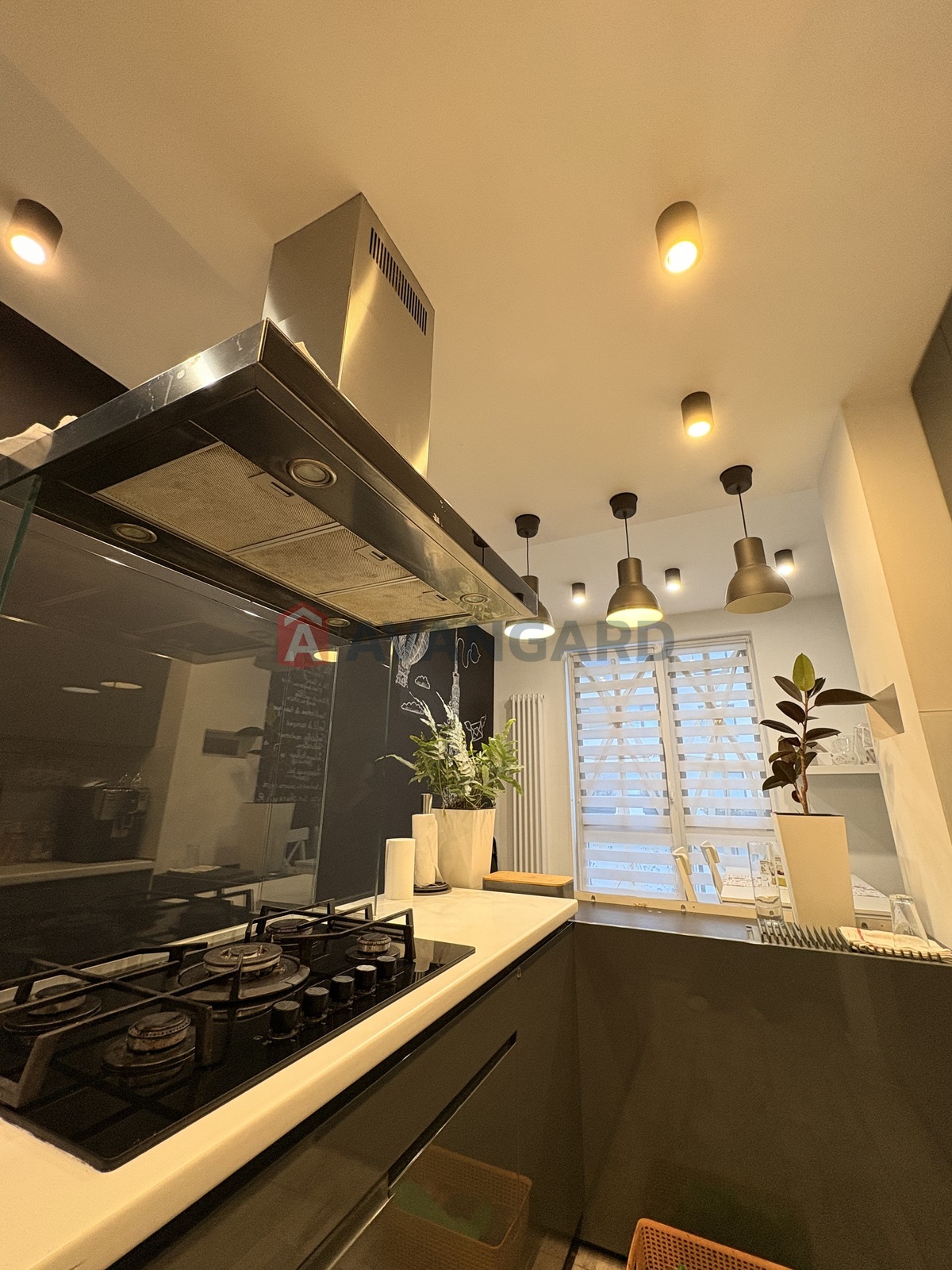 2 ��. ��������, 67/30/18 ��. �., 4/4 ������ ���� 22