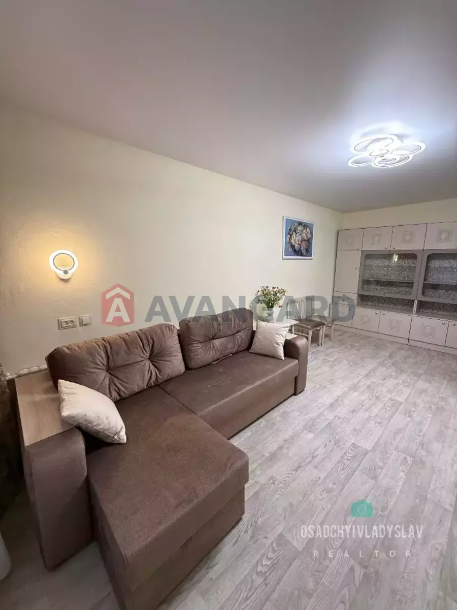 3 ��. ��������, 64/-/- ��. �., 2/9 ������ ���� 3