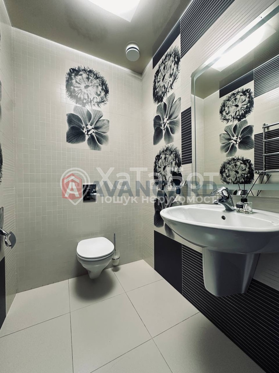 4 ��. ��������, 165/-/- ��. �., 16/17 ������ ���� 8