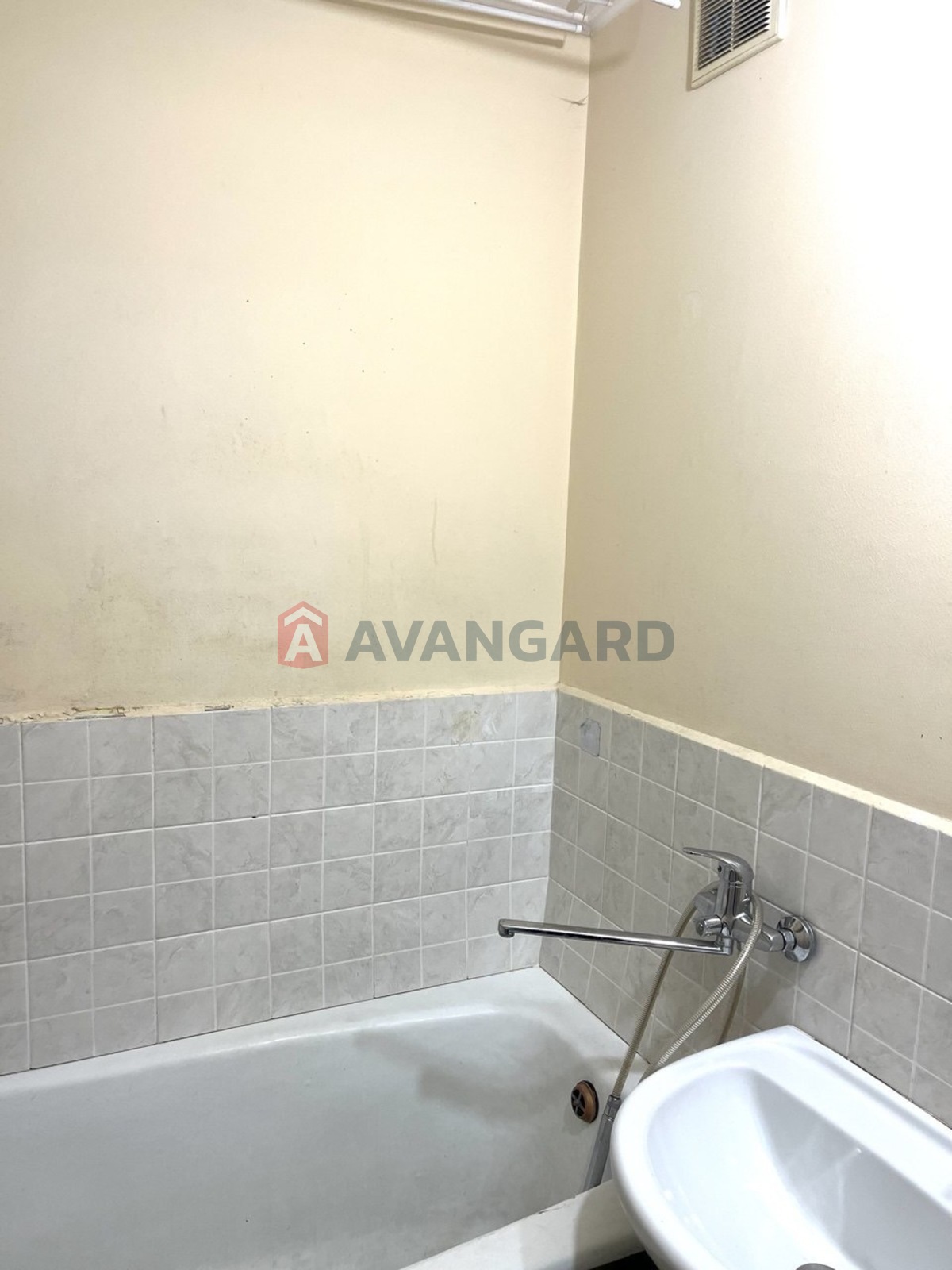 2 ��. ��������, 53/-/8 ��. �., 8/9 ������ ���� 10