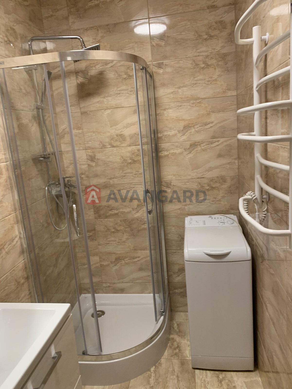 1 ��. ��������, 42/19/7 ��. �., 3/5 ������ ���� 8