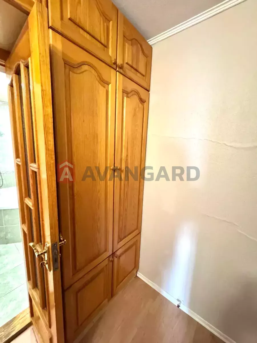 3 ����. ��������, 60/-/8 ��. �., 5/9 ���� ���� 19