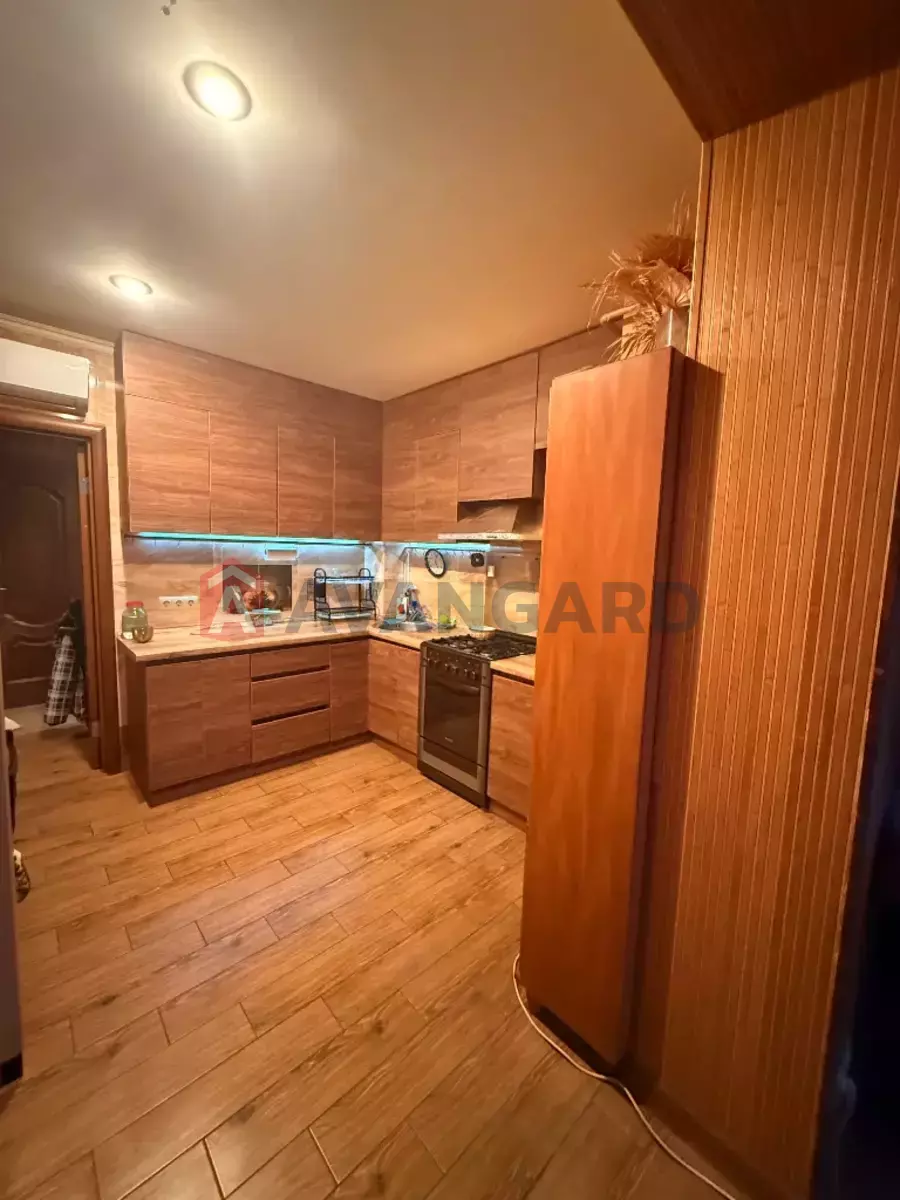 1 ����. ��������, 63/-/- ��. �., 10/10 ���� ���� 9