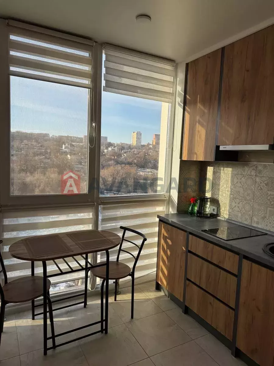 1 ��. ��������, 29/-/12 ��. �., 14/16 ������ ���� 15