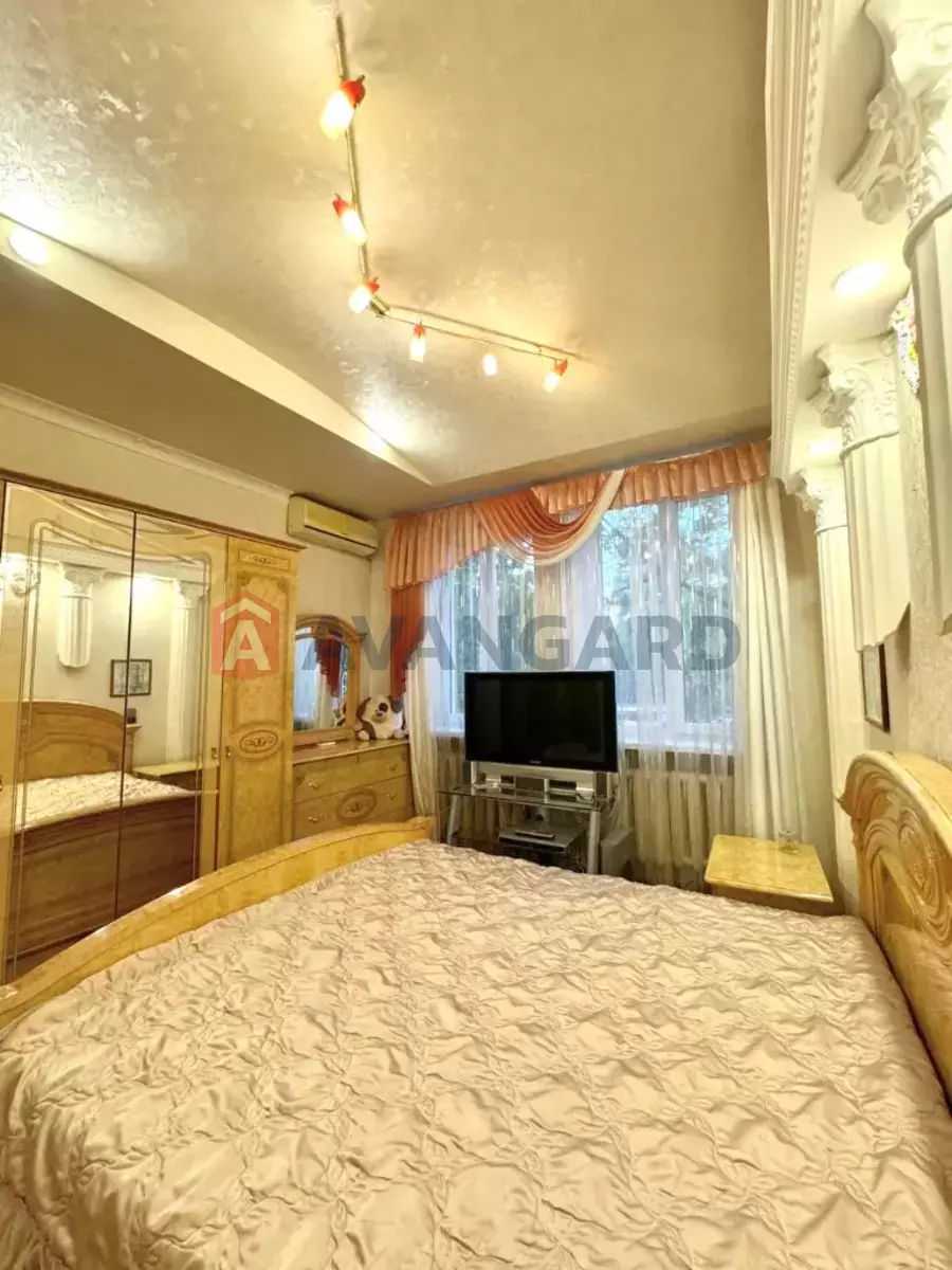 2 ��. ��������, 56/-/- ��. �., 2/5 ������ ���� 3