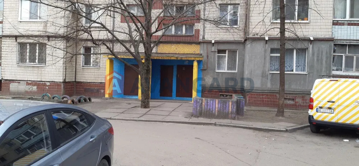 3 ��. ��������, 75/-/18 ��. �., 7/9 ������ ���� 1