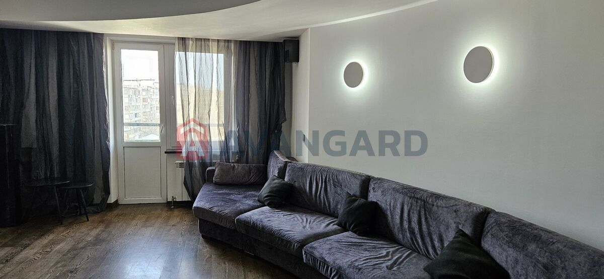 4 ��. ��������, 157/-/15 ��. �., 8/9 ������ ���� 13