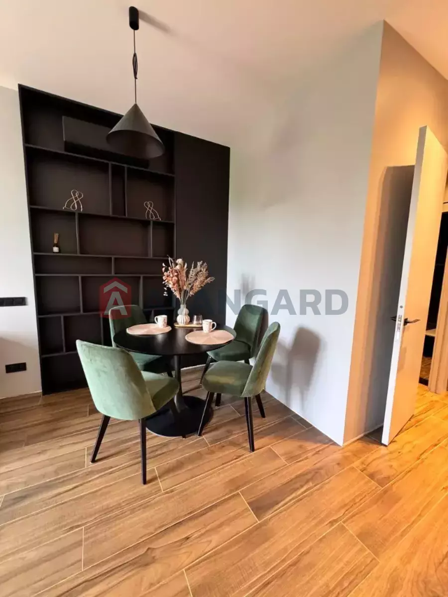 3 ��. ��������, 70/40/15 ��. �., 4/19 ������ ���� 12