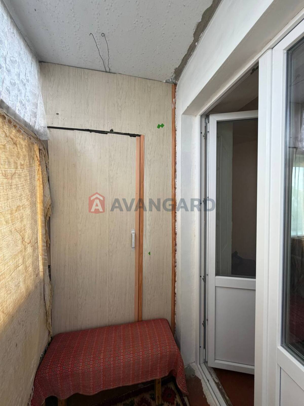 3 ����. ��������, 68/42/9 ��. �., 5/9 ���� ���� 5