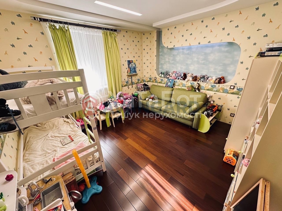 4 ��. ��������, 165/-/- ��. �., 16/17 ������ ���� 1