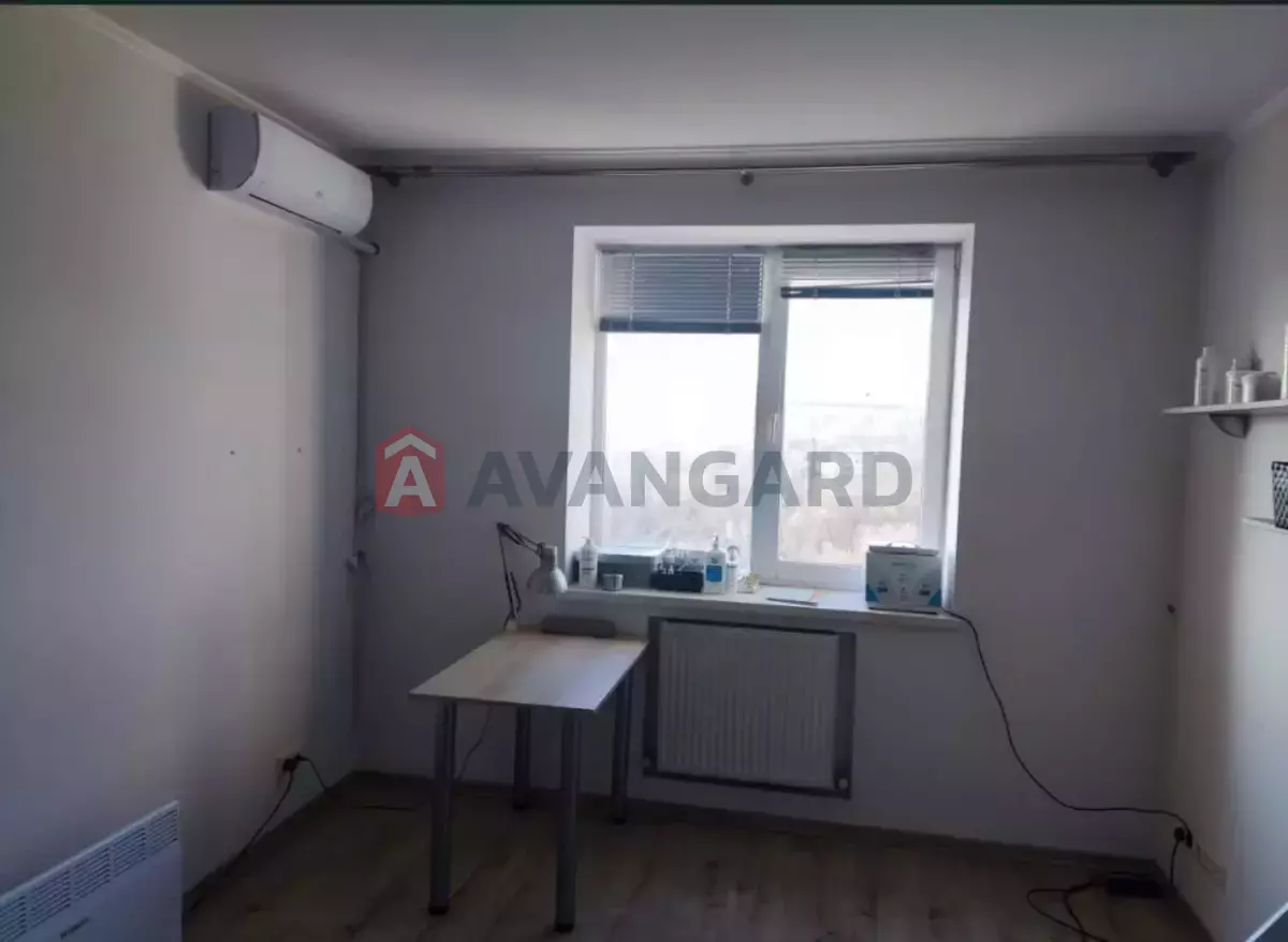 3 ��. ��������, 100/-/- ��. �., 13/17 ������ ���� 8