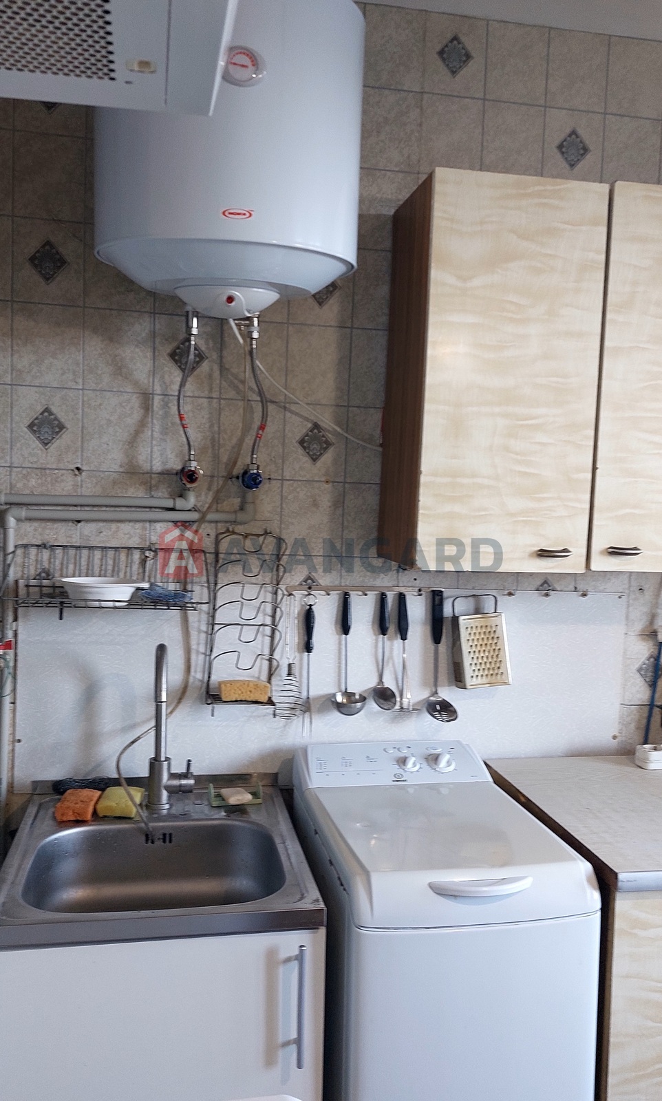 1 ��. ��������, 40/20/8 ��. �., 4/12 ������ ���� 7