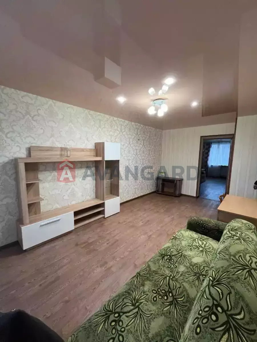 2 ��. ��������, 43/-/- ��. �., 3/4 ������ ���� 1