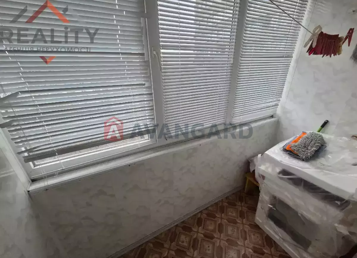 1 ����. ��������, 38/-/- ��. �., 7/9 ���� ���� 8