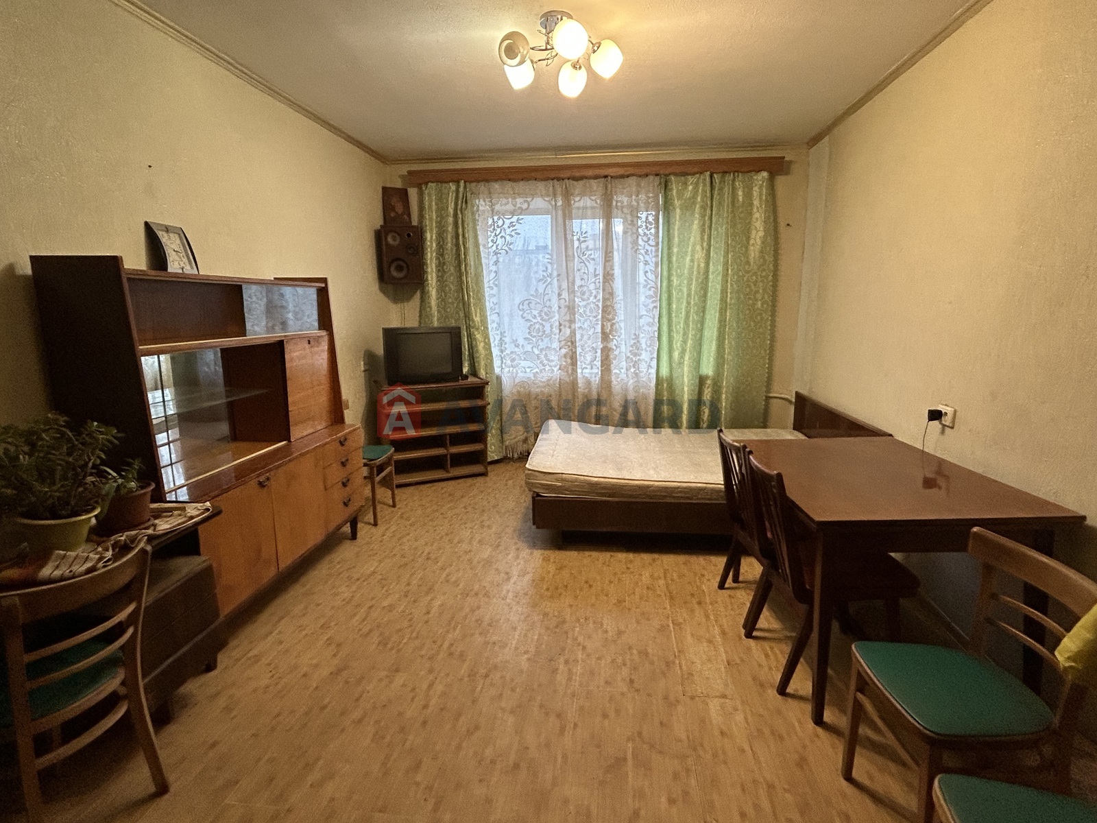 3 . , 65/-/7 . ., 9/9   1