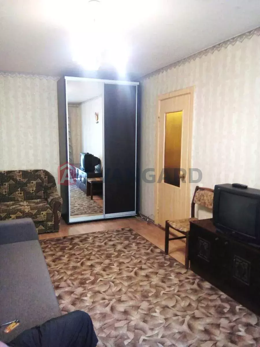 1 ��. ��������, 32/-/6 ��. �., 3/5 ������ ���� 3