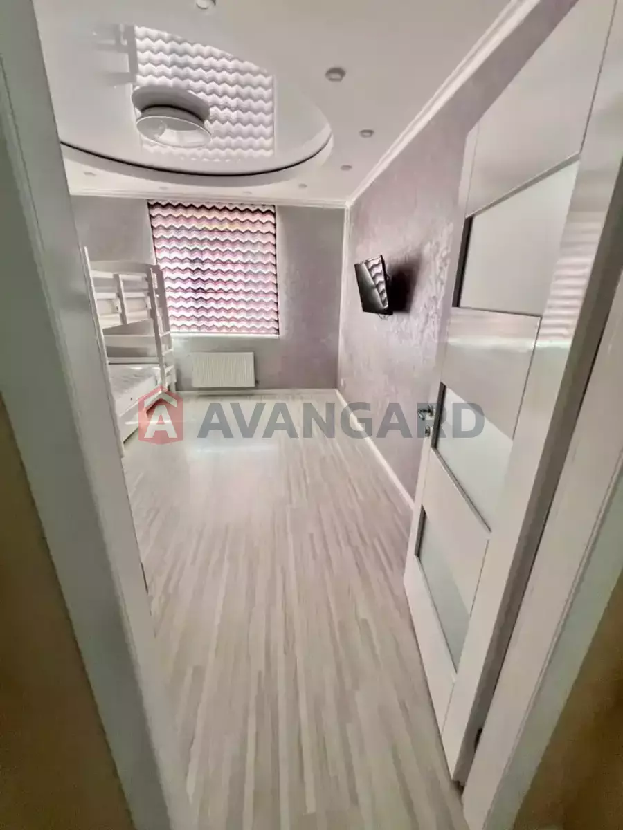 3 ����. ��������, 84/59/14 ��. �., 11/12 ���� ���� 6