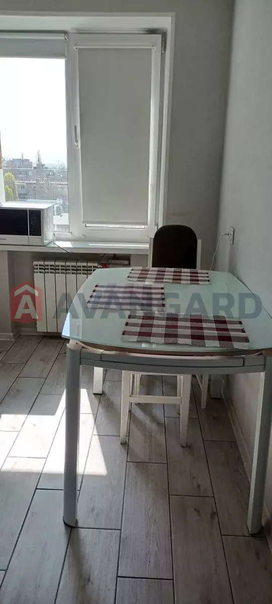 2 ����. ��������, 50/-/8 ��. �., 7/9 ���� ���� 8