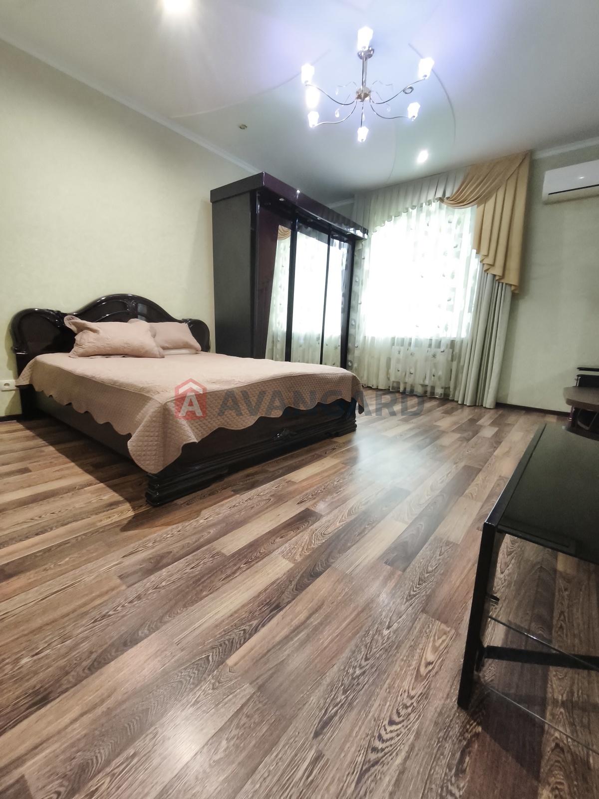 1 ��. ��������, 45/24/8 ��. �., 2/4 ������ ���� 2