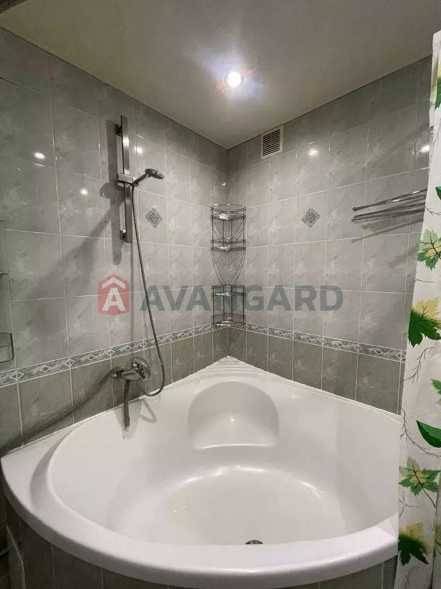 3 ��. ��������, 60/-/7 ��. �., 5/9 ������ ���� 4