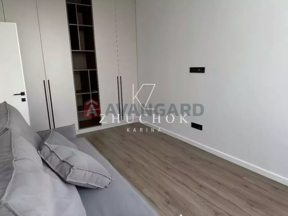 4 ��. ��������, 140/110/15 ��. �., 8/14 ������ ���� 9