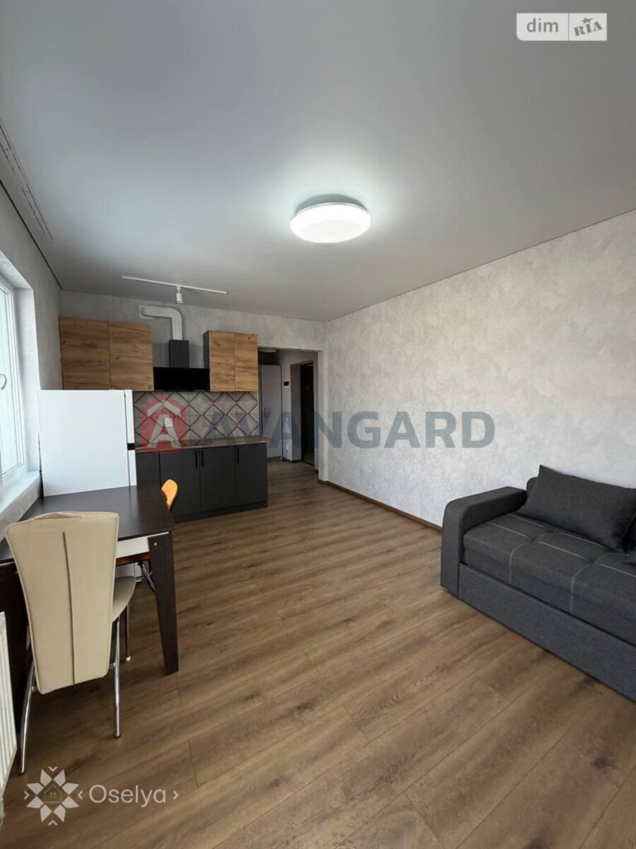 1 ��. ��������, 30/17/7 ��. �., 19/21 ������ ���� 2