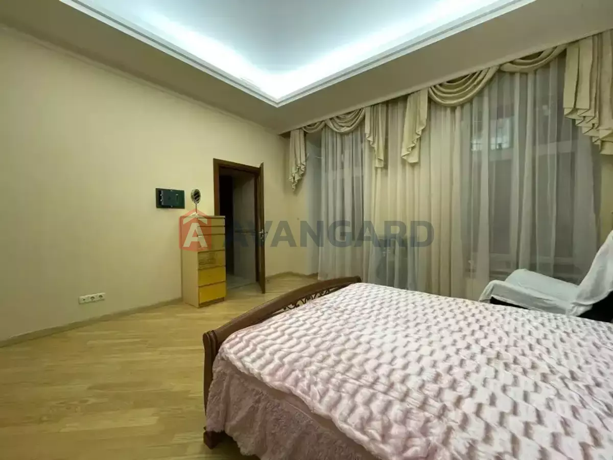 4 ����. ��������, 178/85/32 ��. �., 3/5 ���� ���� 13