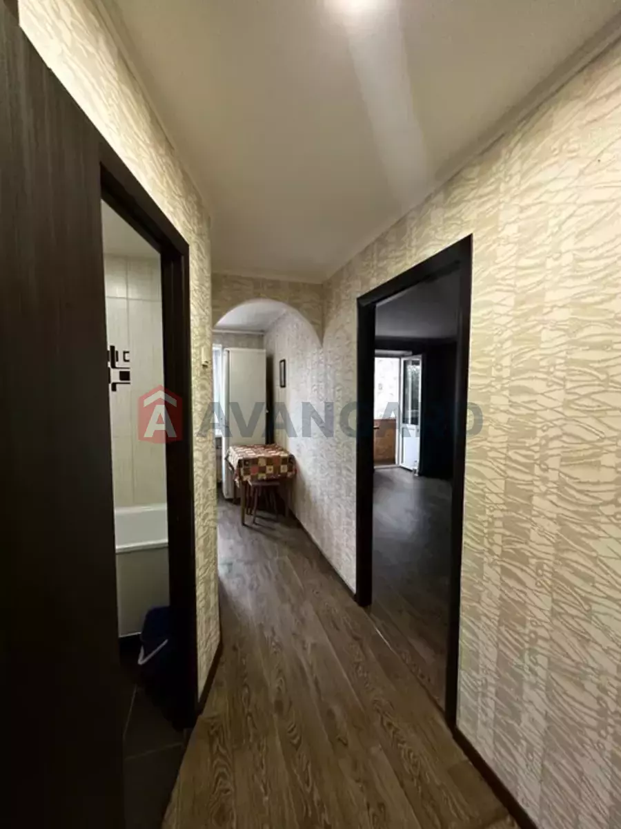 1 ����. ��������, 40/-/7 ��. �., 5/5 ���� ���� 5