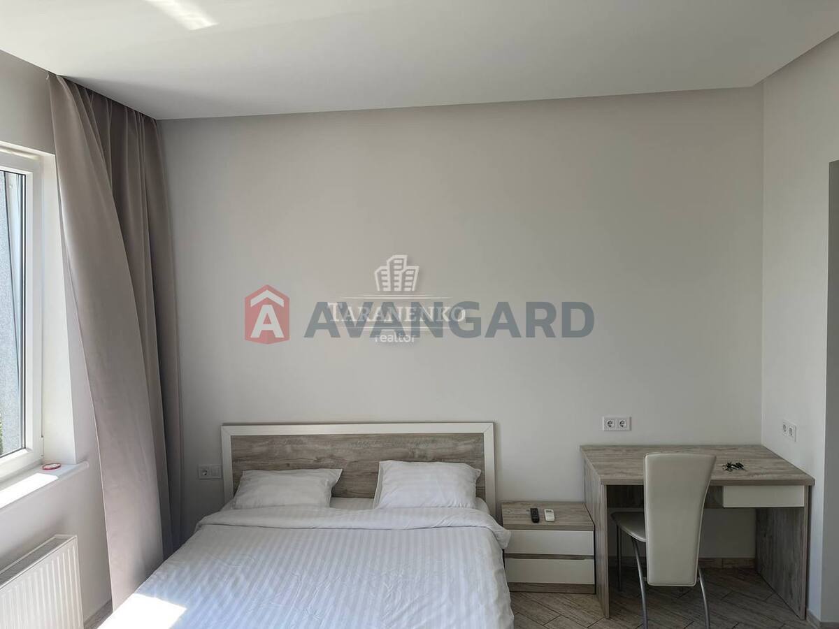 1 ����. ��������, 40/-/10 ��. �., 9/24 ���� ���� 2