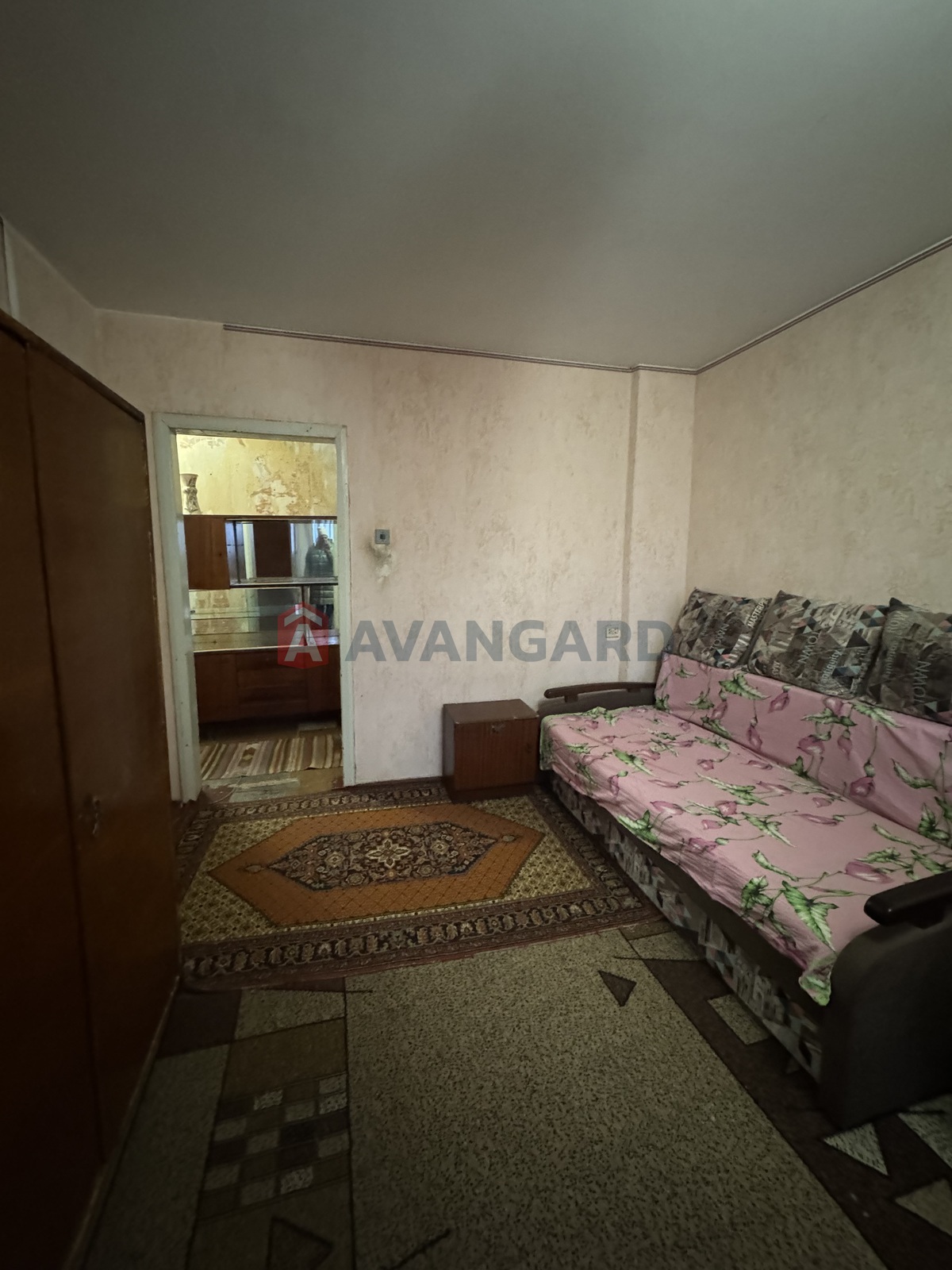 1 ��. ��������, 30/-/7 ��. �., 8/9 ������ ���� 4