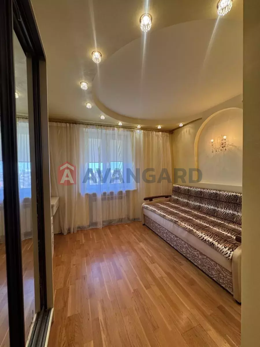 3 ����. ��������, 64/-/15 ��. �., 7/9 ���� ���� 10