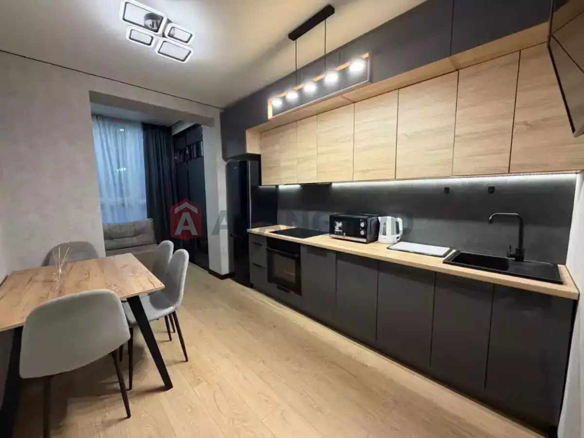 1 ��. ��������, 44/-/14 ��. �., 6/10 ������ ���� 1