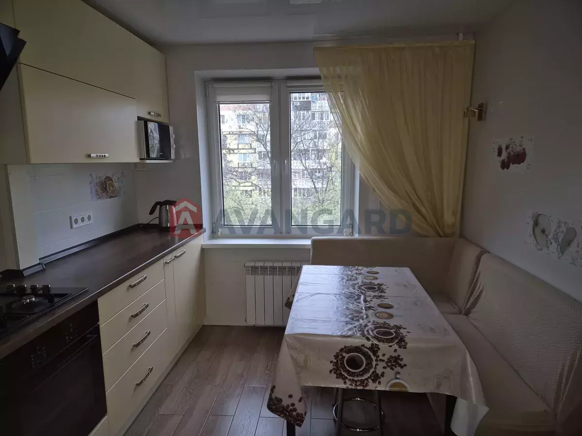 3 ��. ��������, 70/-/10 ��. �., 5/10 ������ ���� 2