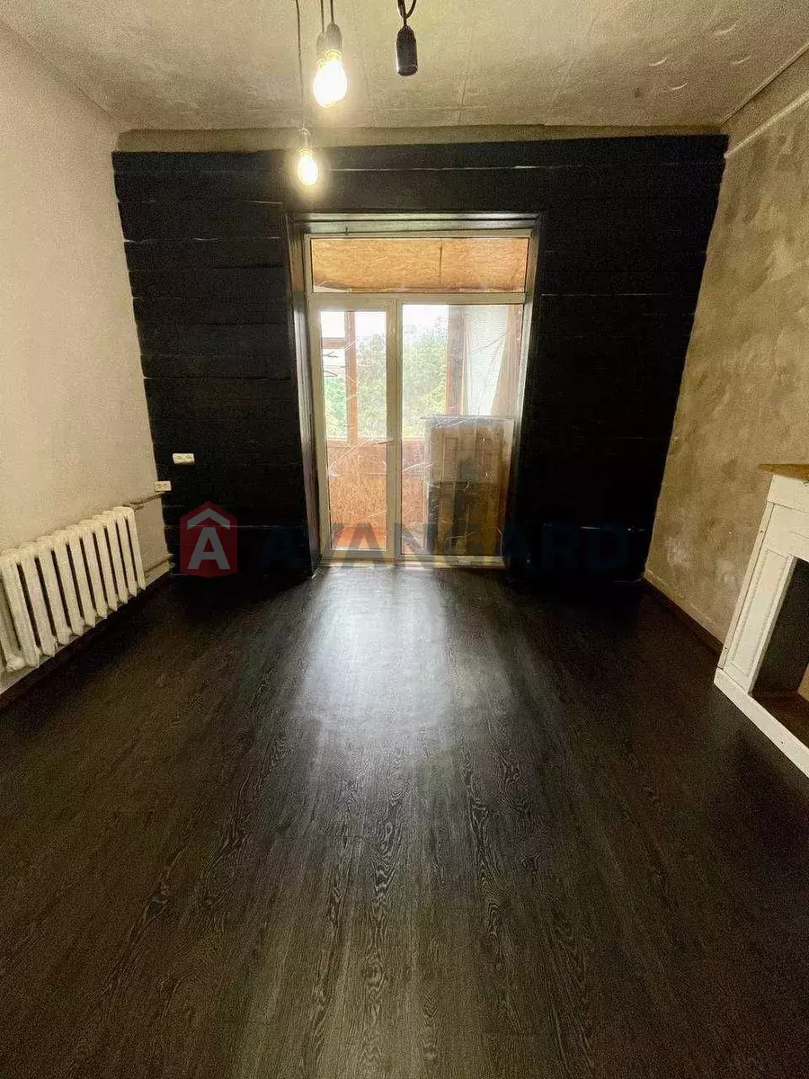 3 . , 79/-/8 . ., 5/5   5