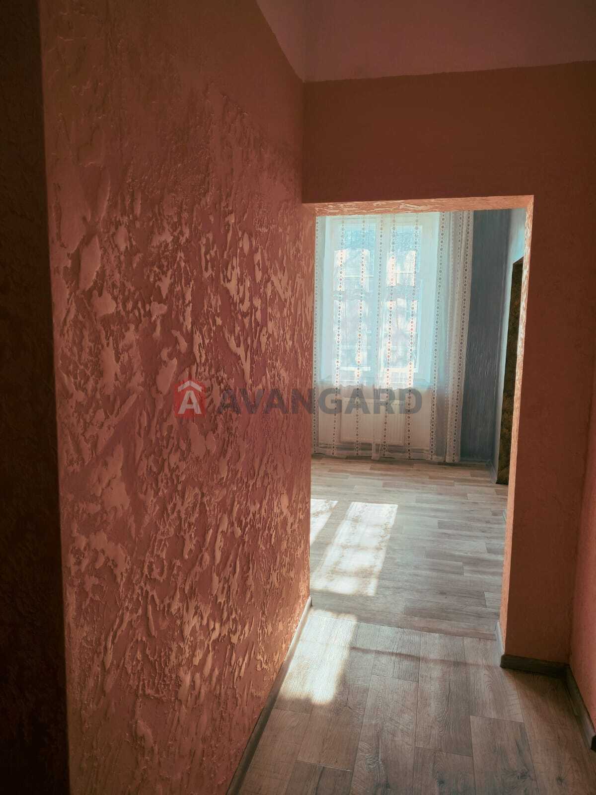 3 ����. ��������, 59.3/39.7/8.5 ��. �., 2/2 ���� ���� 3